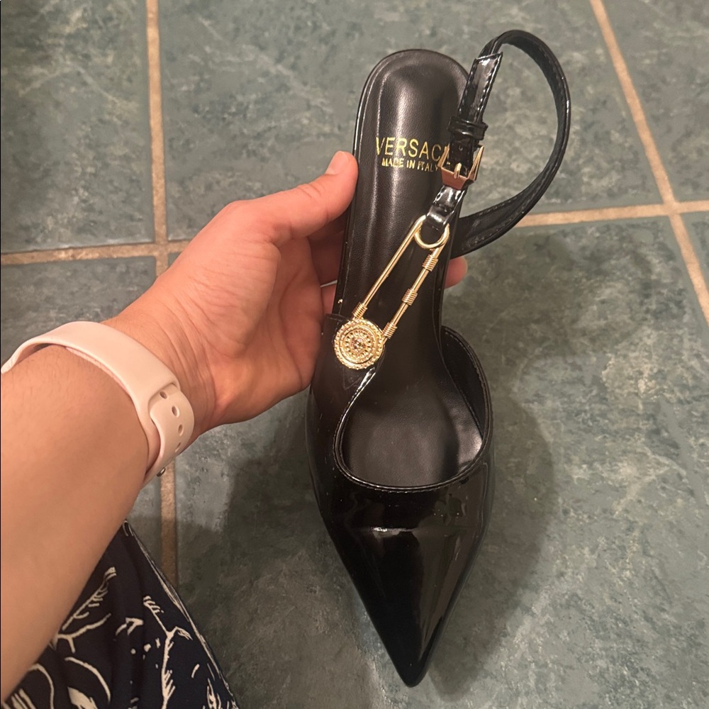 Versace Black Patent Leather Slingback Heels Size 39 - Picture 6 of 11
